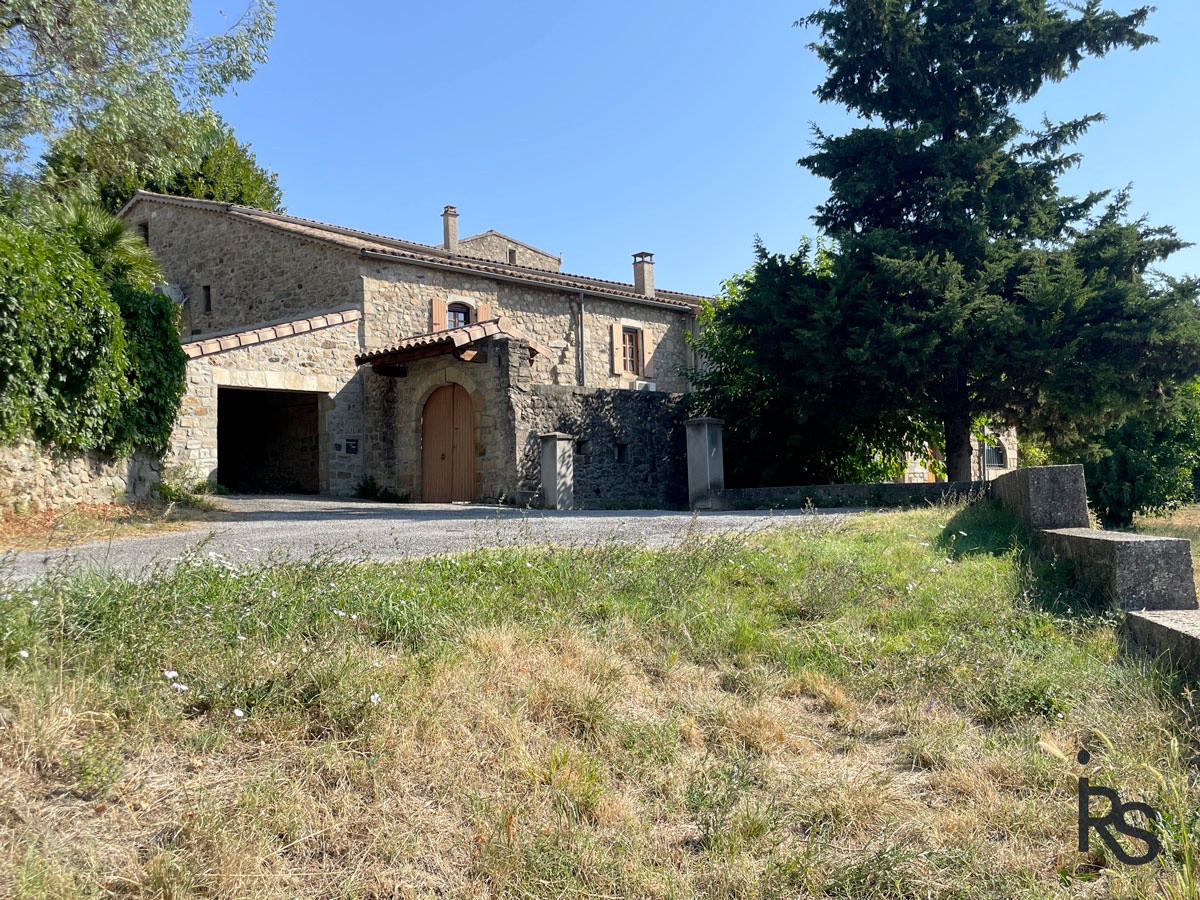 Maison à vendre à Chassiers, 33 m², 6 pièces – photo 1 sur 19