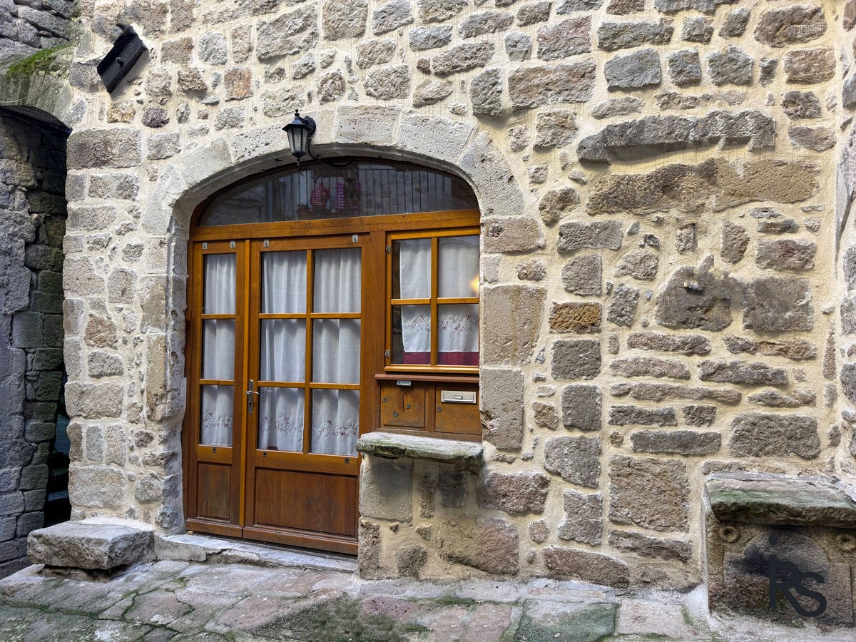 Bien immobilier à vendre à Largentiere, 29,86 m², 4 pièces – photo 1 sur 10