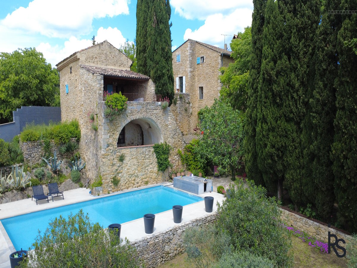 Bien immobilier à vendre à Vagnas, 80 m², 10 pièces – photo 1 sur 10