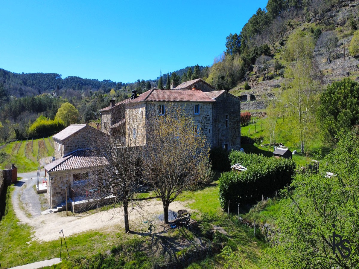 Bien immobilier à vendre à Sanilhac, 24,45 m², 8 pièces – photo 1 sur 15