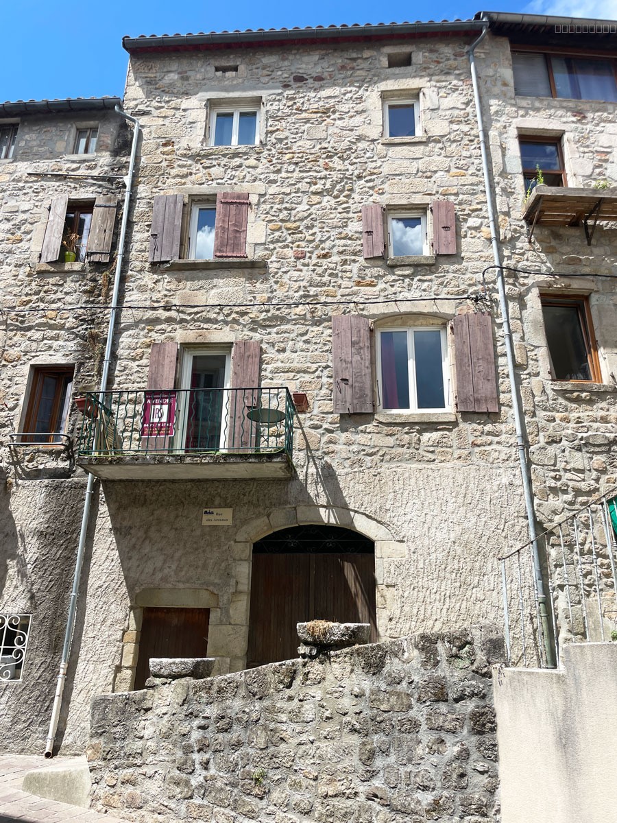 Bien immobilier à vendre à Largentiere, 78 m², 4 pièces – photo 1 sur 12