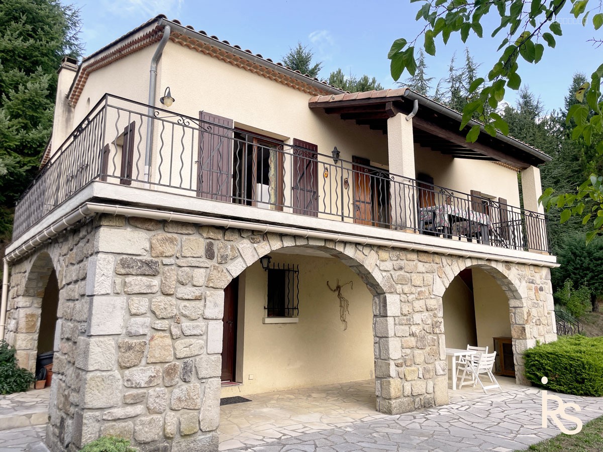 Villa à vendre à Rocles, 172 m², 7 pièces – photo 1 sur 15