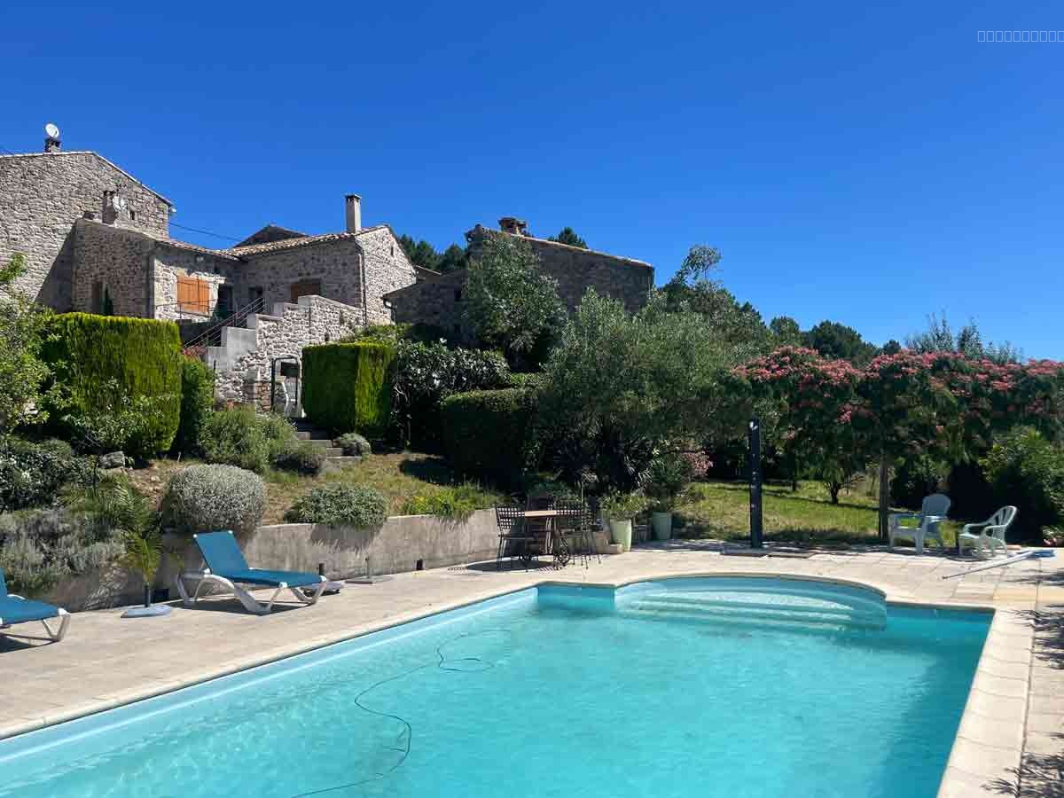Bien immobilier à vendre à Vinezac, 38,7 m², 19 pièces – photo 1 sur 20