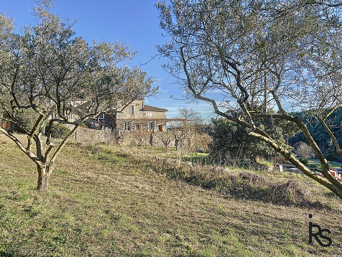 Bien immobilier à vendre à Sanilhac, 45 m², 14 pièces – photo 2 sur 13