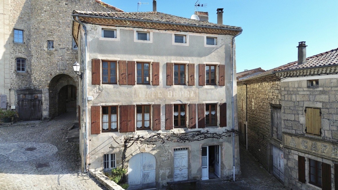 Maison à vendre à Chalencon, 156,61 m², 8 pièces – photo 3 sur 20