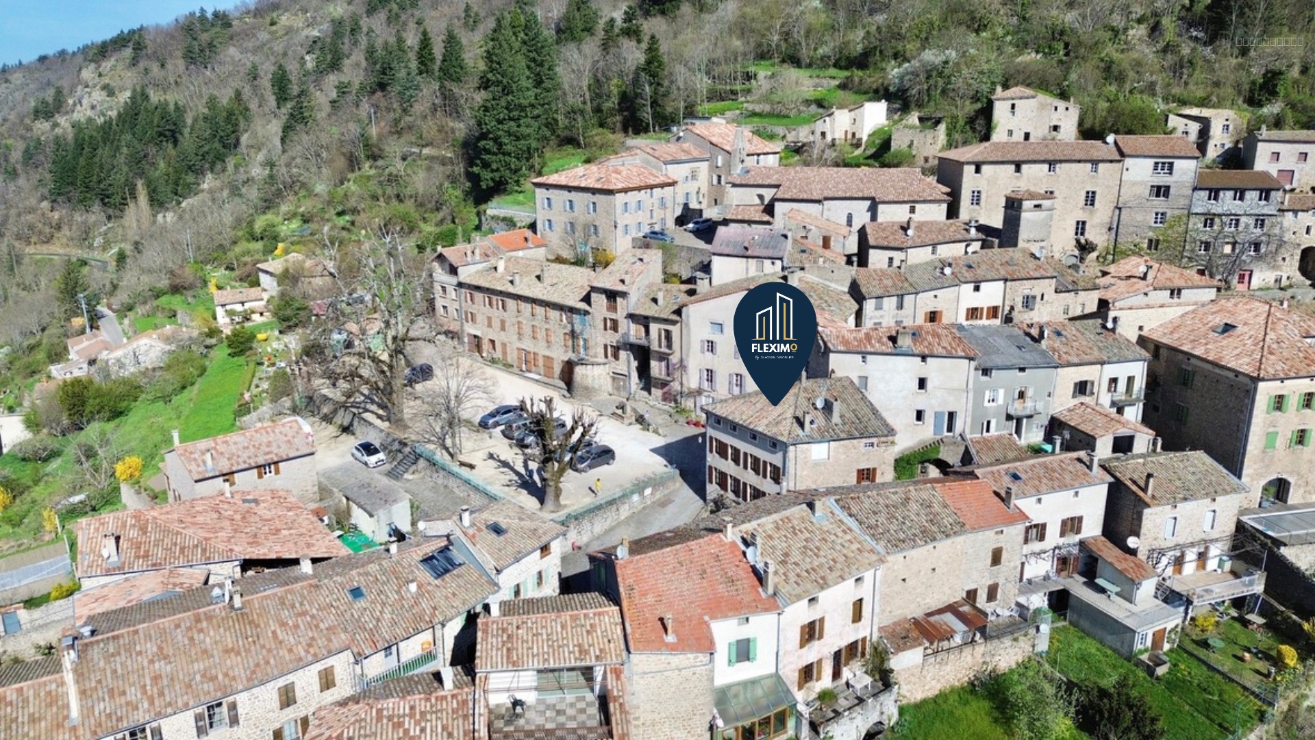 Maison à vendre à Chalencon, 156,61 m², 8 pièces – photo 1 sur 20