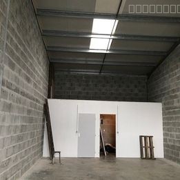 Entrepôt à louer à St medard en jalles, 90 m² – photo 1 sur 2