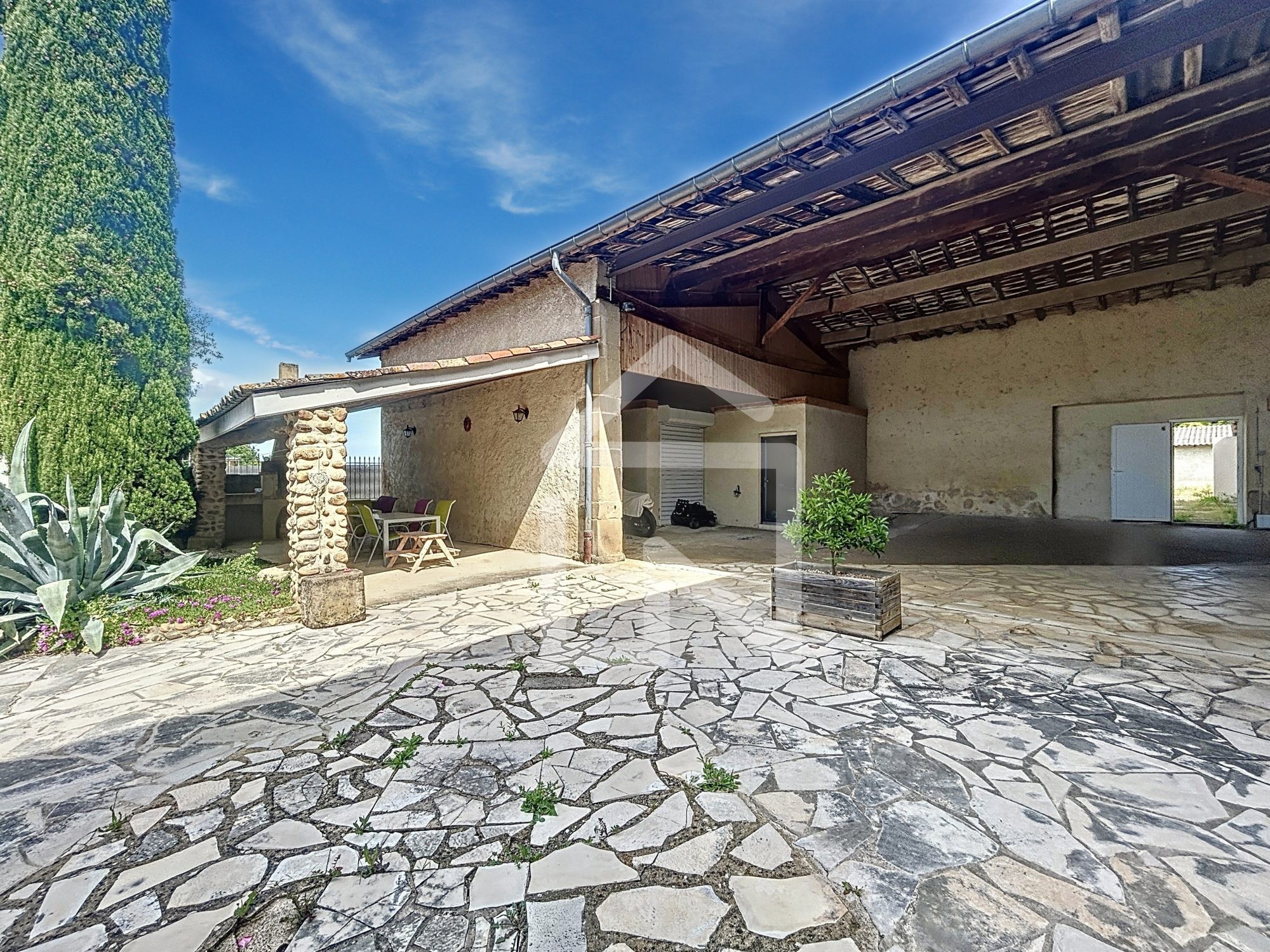 Alixan, ancienne ferme type 6 de 247m2 — photo 3