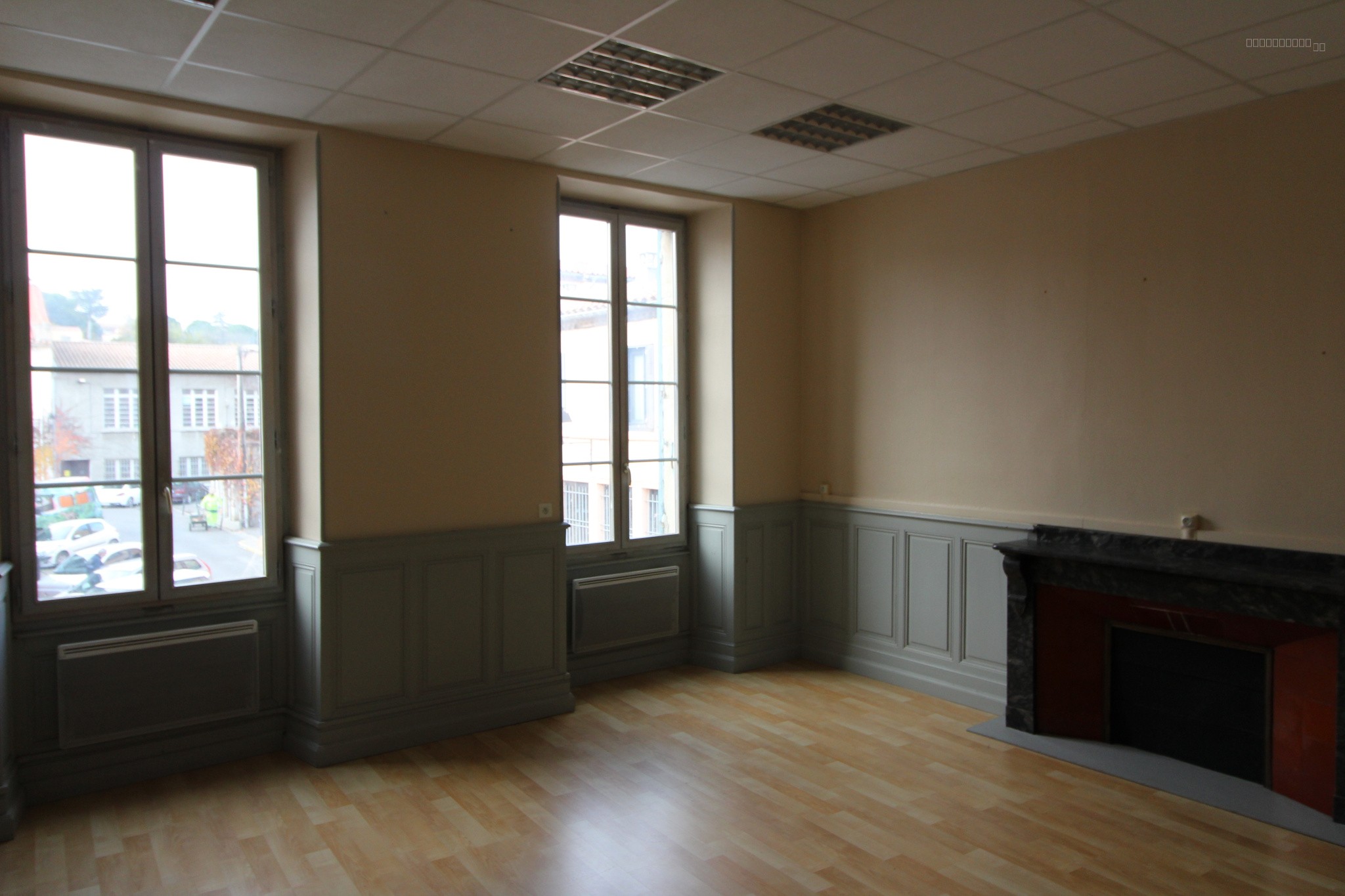 Local commercial à louer à Limoux, 80 m² – photo 1 sur 3