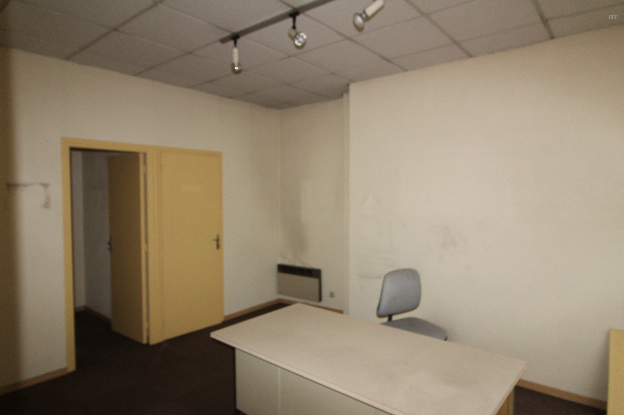 Local commercial à louer à Limoux, 40 m² – photo 1 sur 3