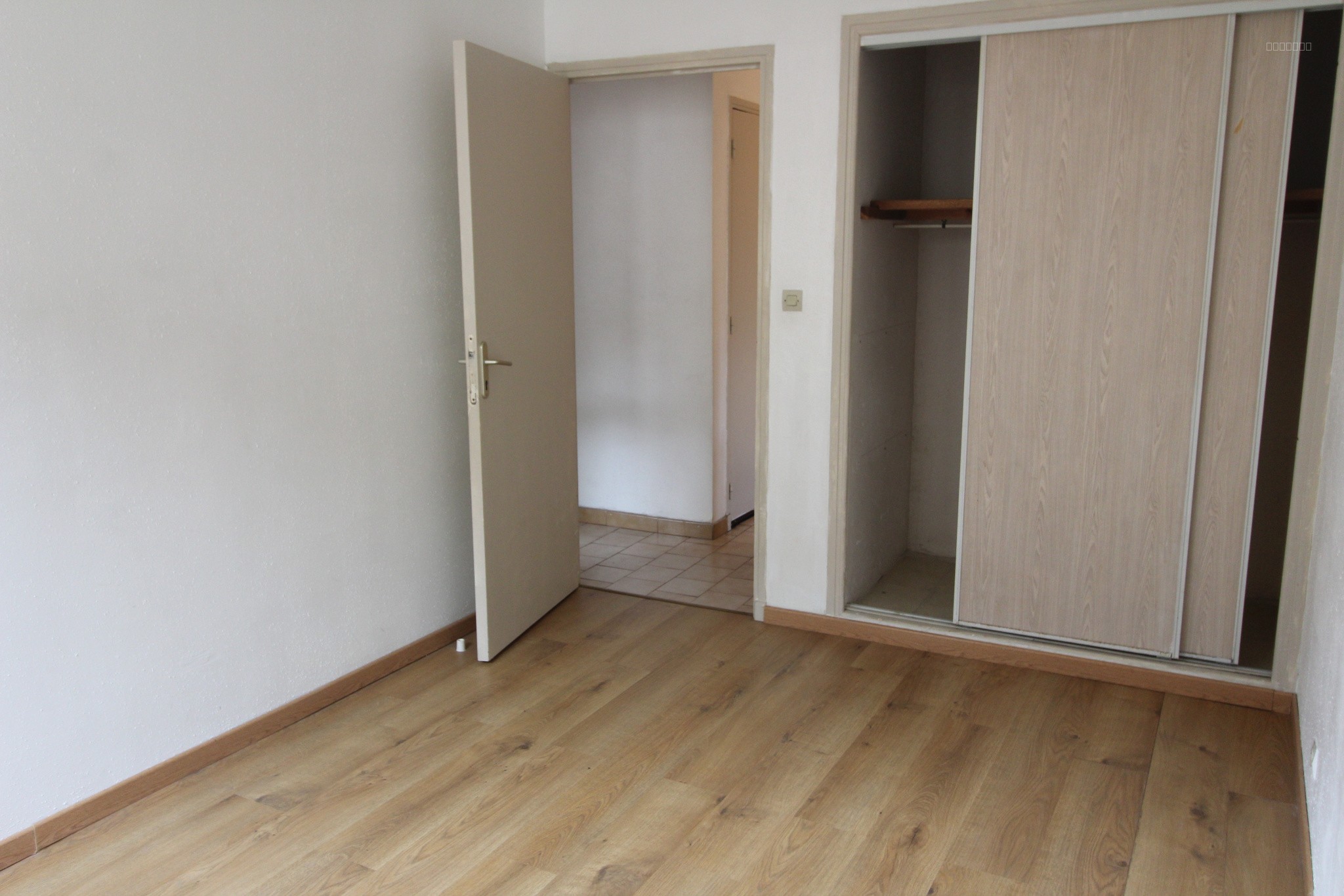 LIMOUX, CENTRE-VILLE, APPARTEMENT F4 — photo 3