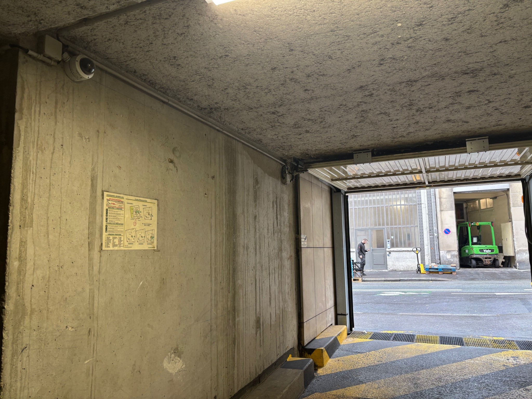 Paris 10 Place de parking Mo Stalingrad — photo 9