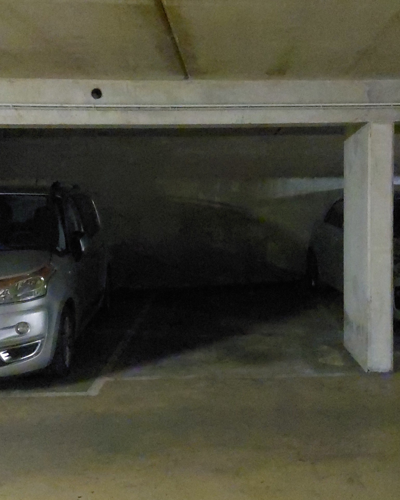 Paris 10 Place de parking Mo Stalingrad — photo 5