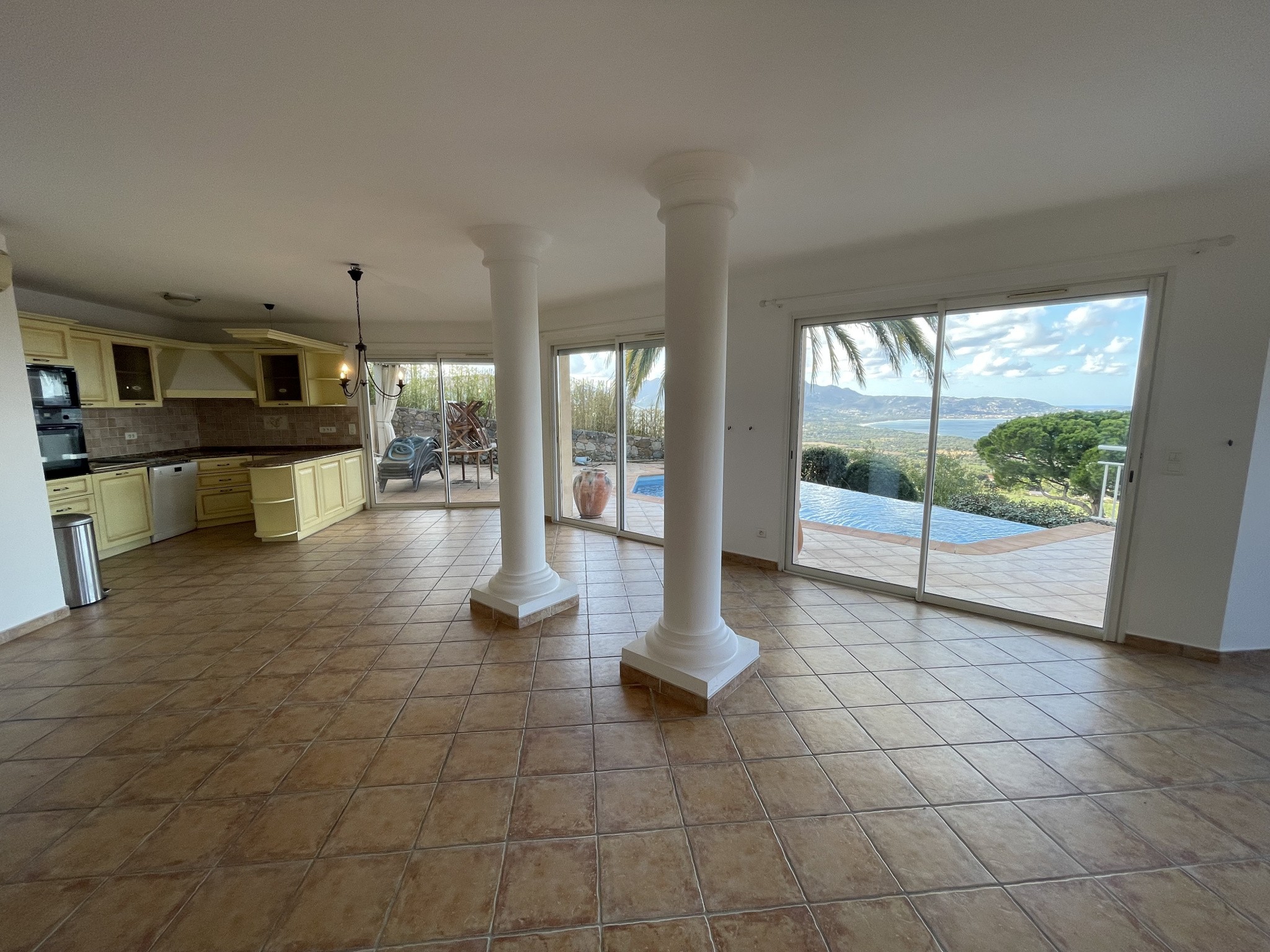 Maison à vendre à Lumio, 171 m², 5 pièces – photo 1 sur 15