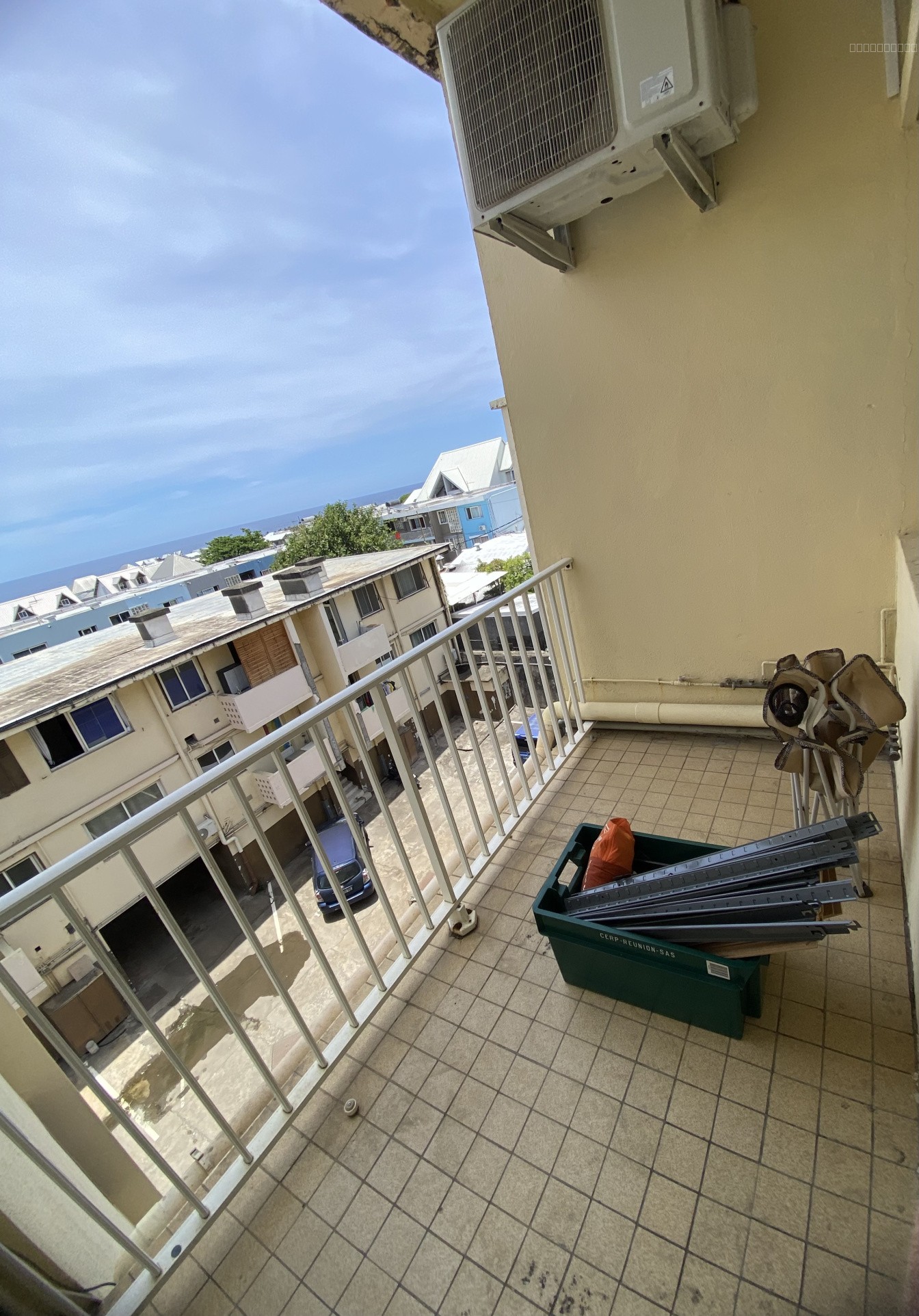 Appartement de type T2 meublée au centre-ville de SAINT-PIERRE — photo 5