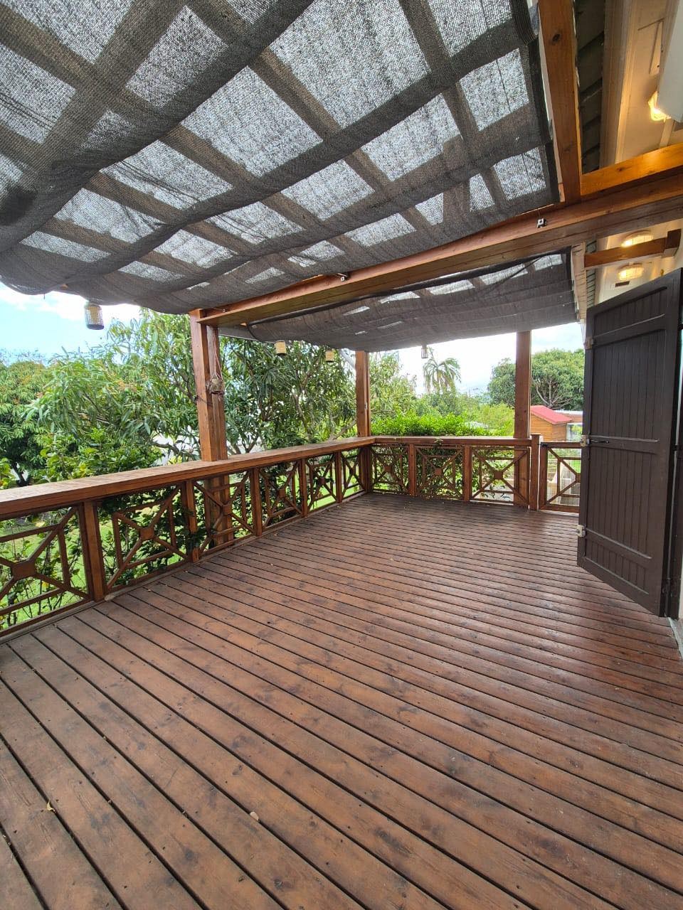 Maison de type T6 en location sur la commune de la RAVINE DES CABRIS — photo 14