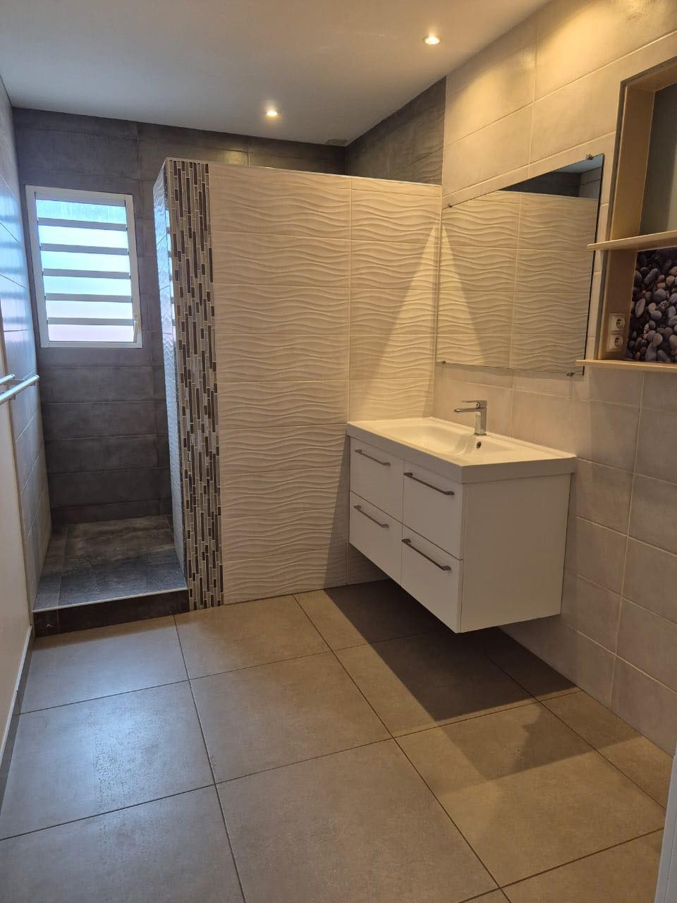 Maison de type T6 en location sur la commune de la RAVINE DES CABRIS — photo 11