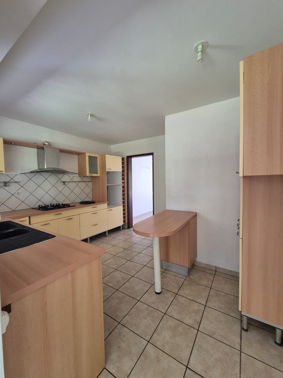 Maison de type T5/6 en location sur le TAMPON — photo 5