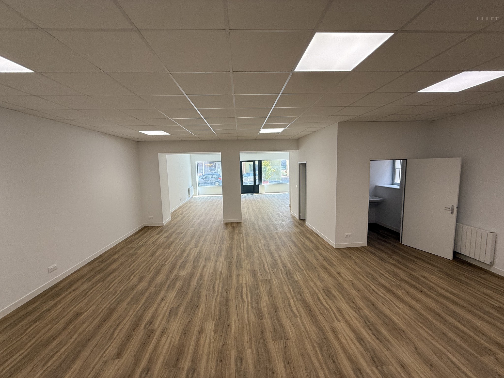 Immeuble professionnel avec logement   Centre de Tournus — photo 5