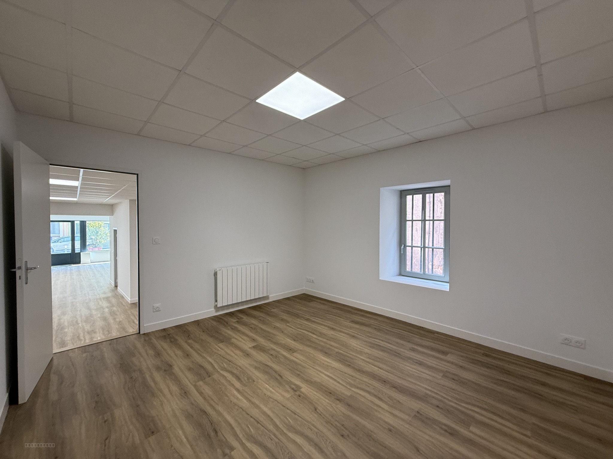 Immeuble professionnel avec logement   Centre de Tournus — photo 4