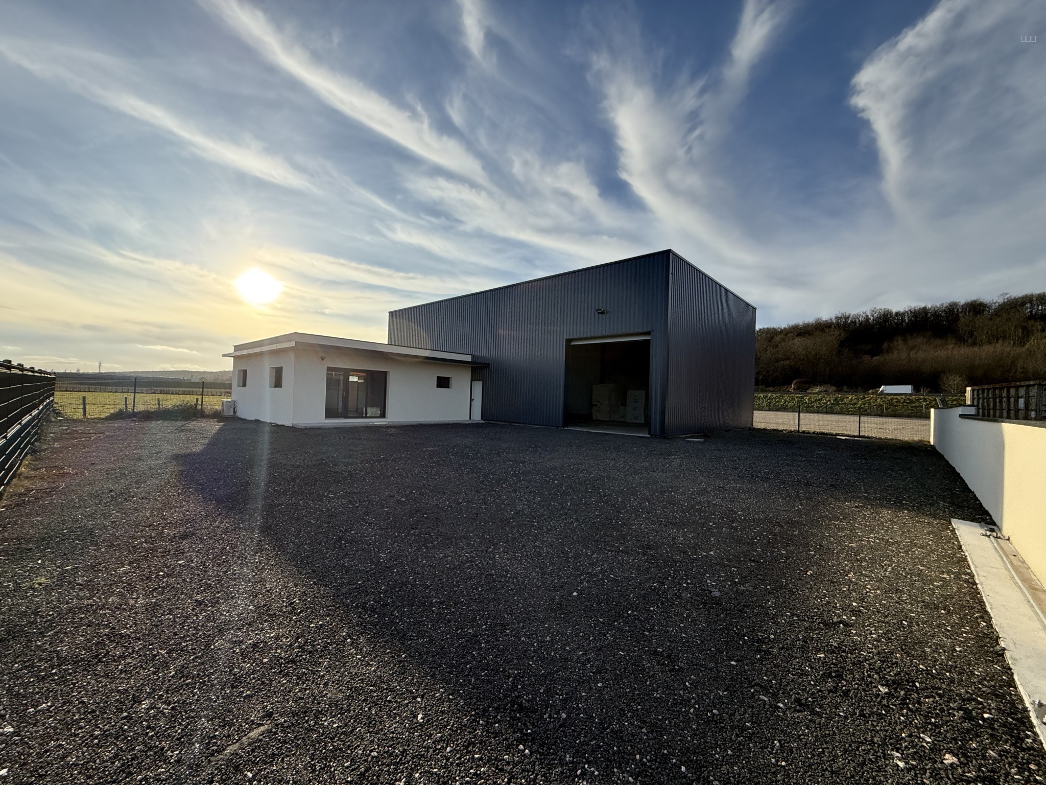 Bien immobilier à louer à Macon, 307 m² – photo 1 sur 7