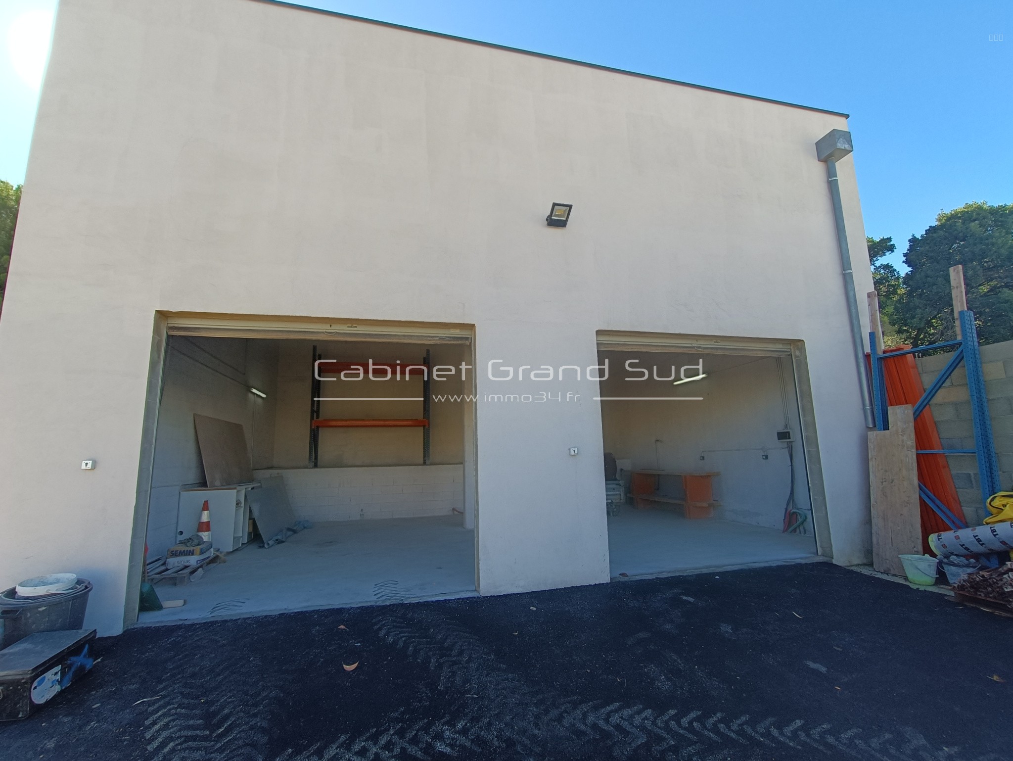 Parking / Box à louer à Vendargues, 90 m² – photo 1 sur 3