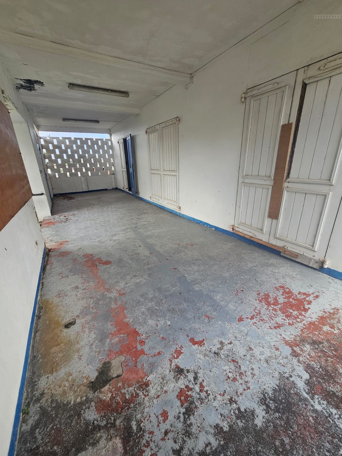 Local commercial à vendre à Schoelcher, 1 109 m² – photo 3 sur 8