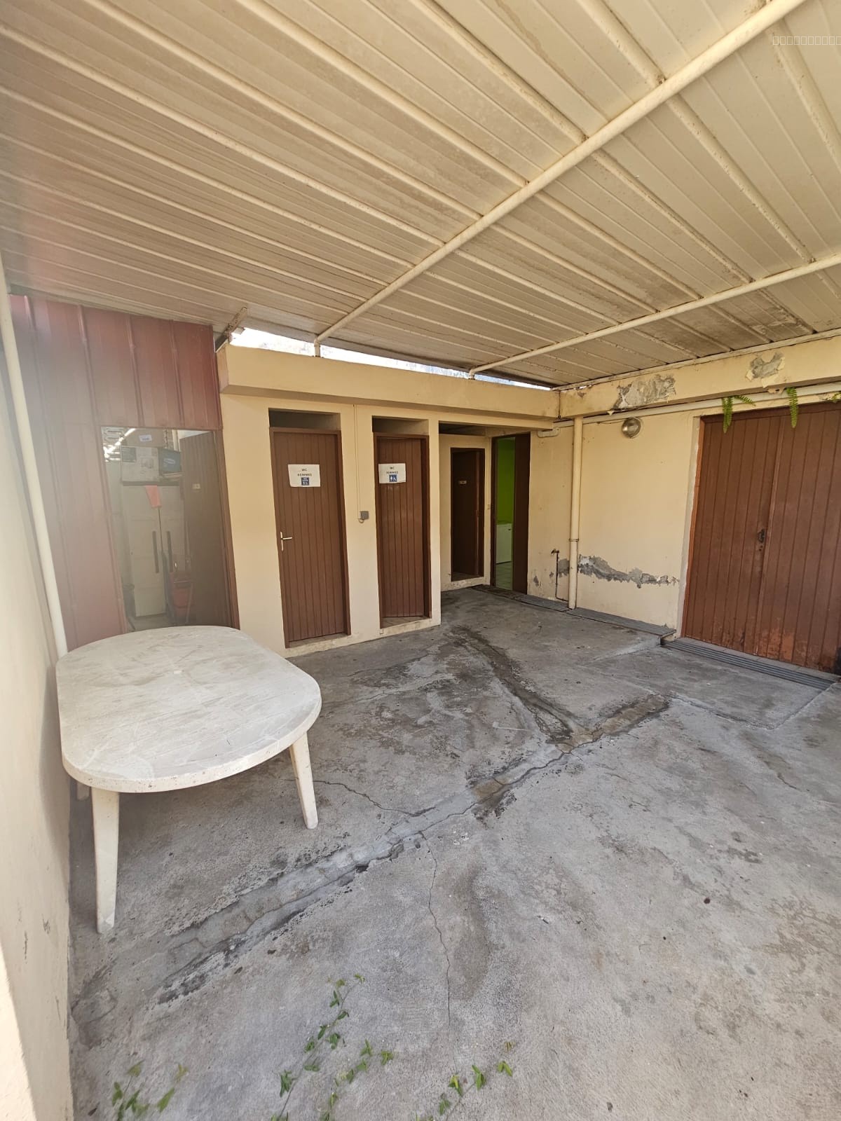 Rivière-Salée   Bien professionnel à fort potentiel   210 m2 + terrasses — photo 9