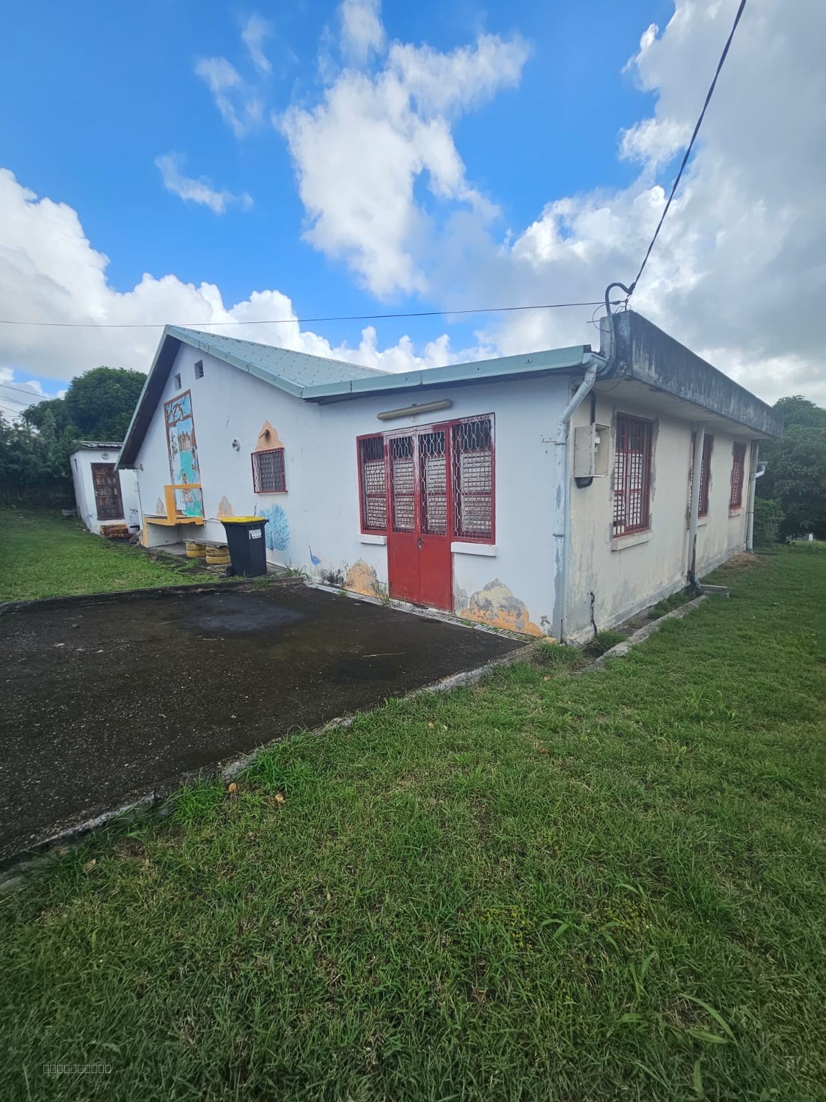 Local commercial à vendre à Schoelcher, 1 109 m² – photo 2 sur 8