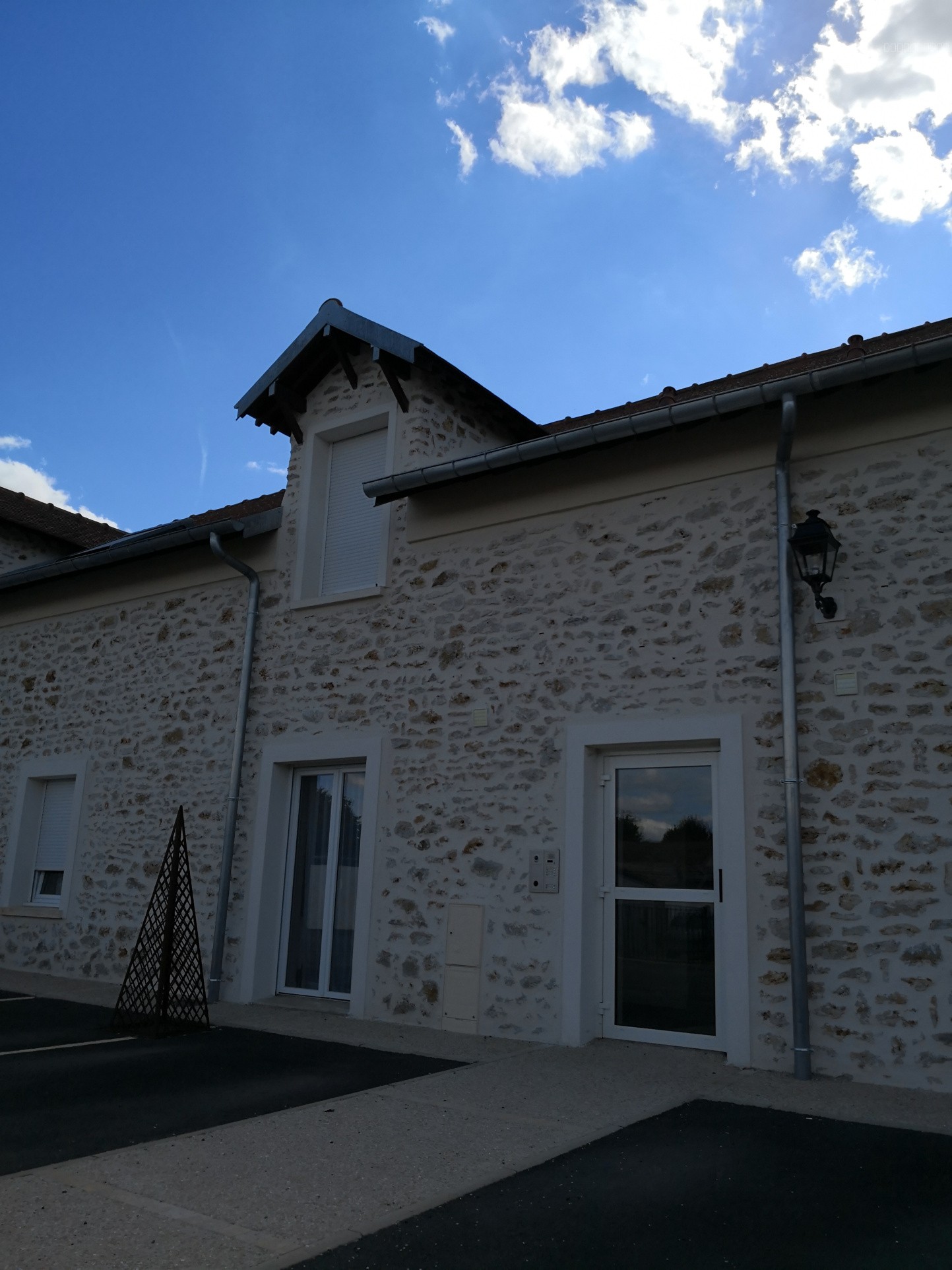 Appartement à louer à Mennecy, 910 m², 3 pièces – photo 1 sur 8