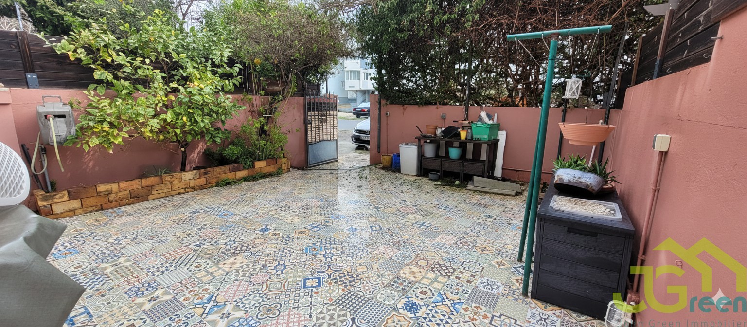 Appartement à vendre à Le lavandou, 77 m², 4 pièces – photo 1 sur 8
