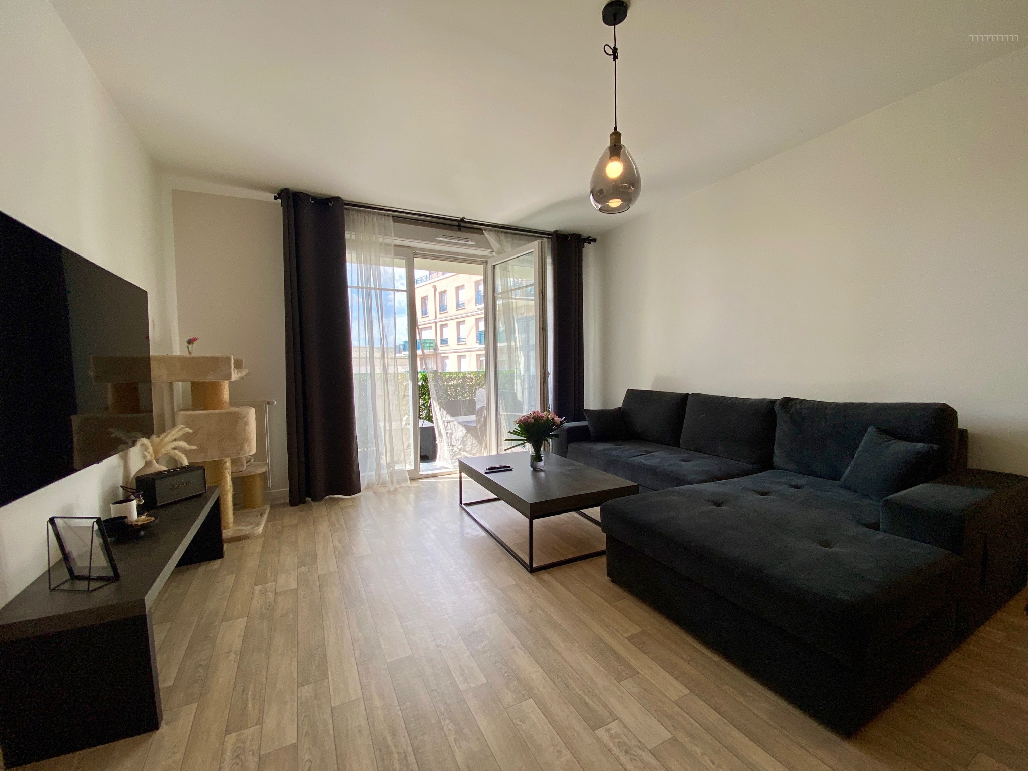 Superbe 3 pièces moderne avec balcon, parking en sous-sol & prestations complètes ! — photo 3