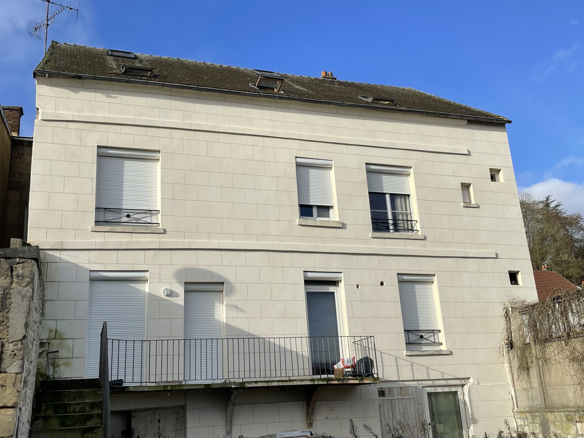 Immeuble à vendre à Montataire, 307 m² – photo 1 sur 10