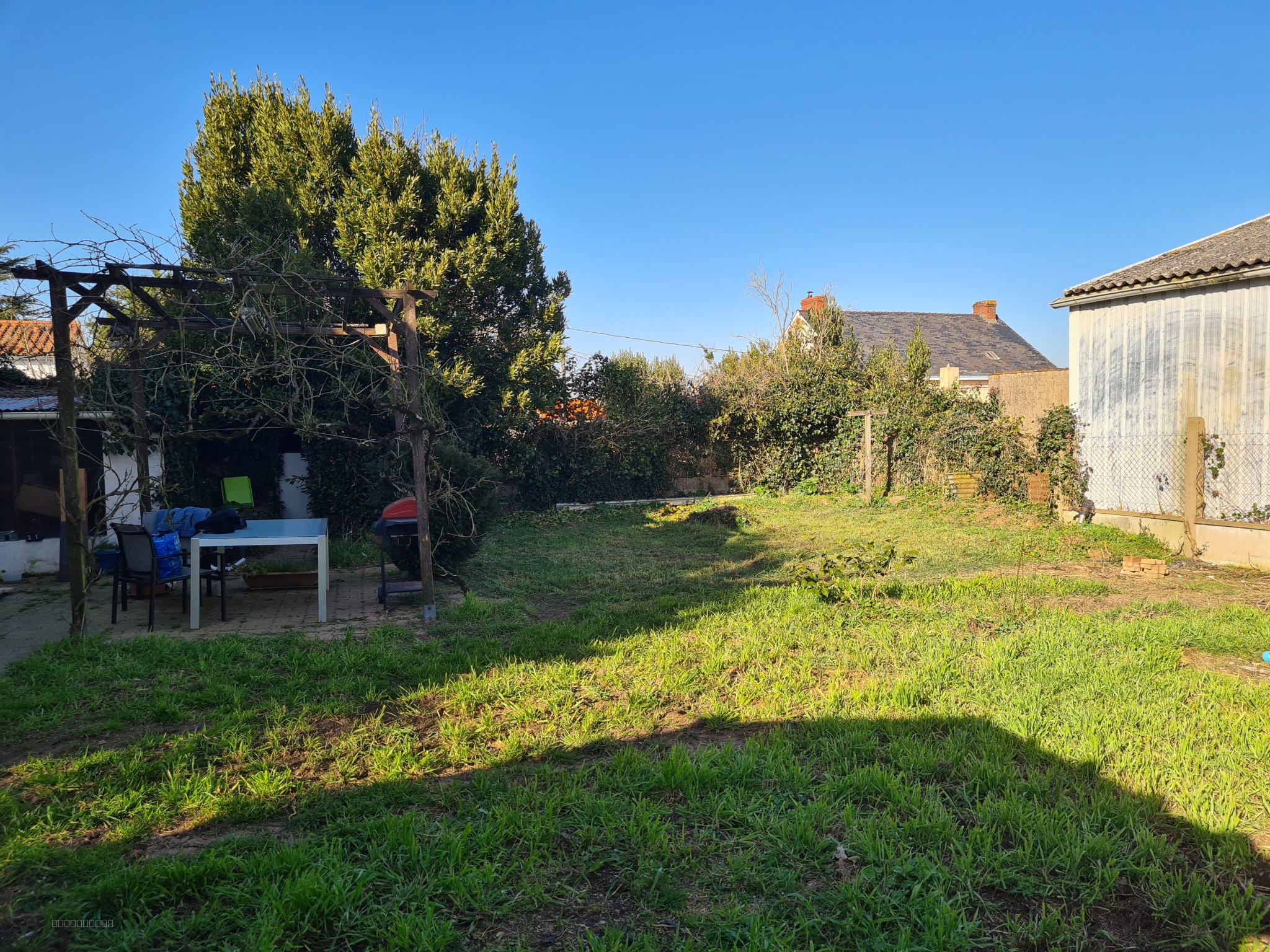 Maison à vendre à Monnieres, 910 m², 6 pièces – photo 2 sur 12