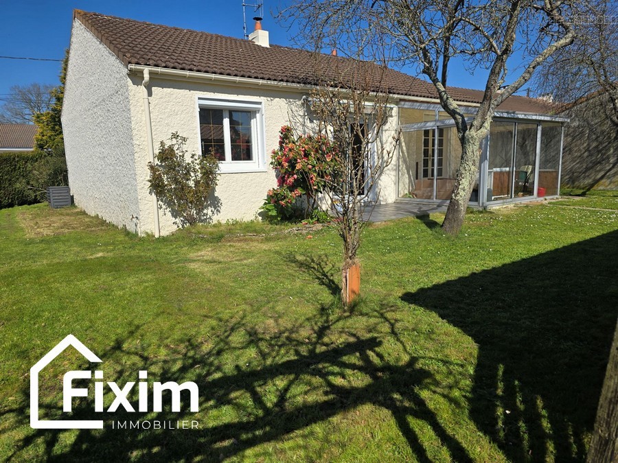 Maison à vendre à Aigrefeuille sur maine, 500 m², 4 pièces – photo 1 sur 11