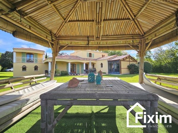 Maison à vendre à Aigrefeuille sur maine, 1 200 m², 9 pièces – photo 1 sur 17