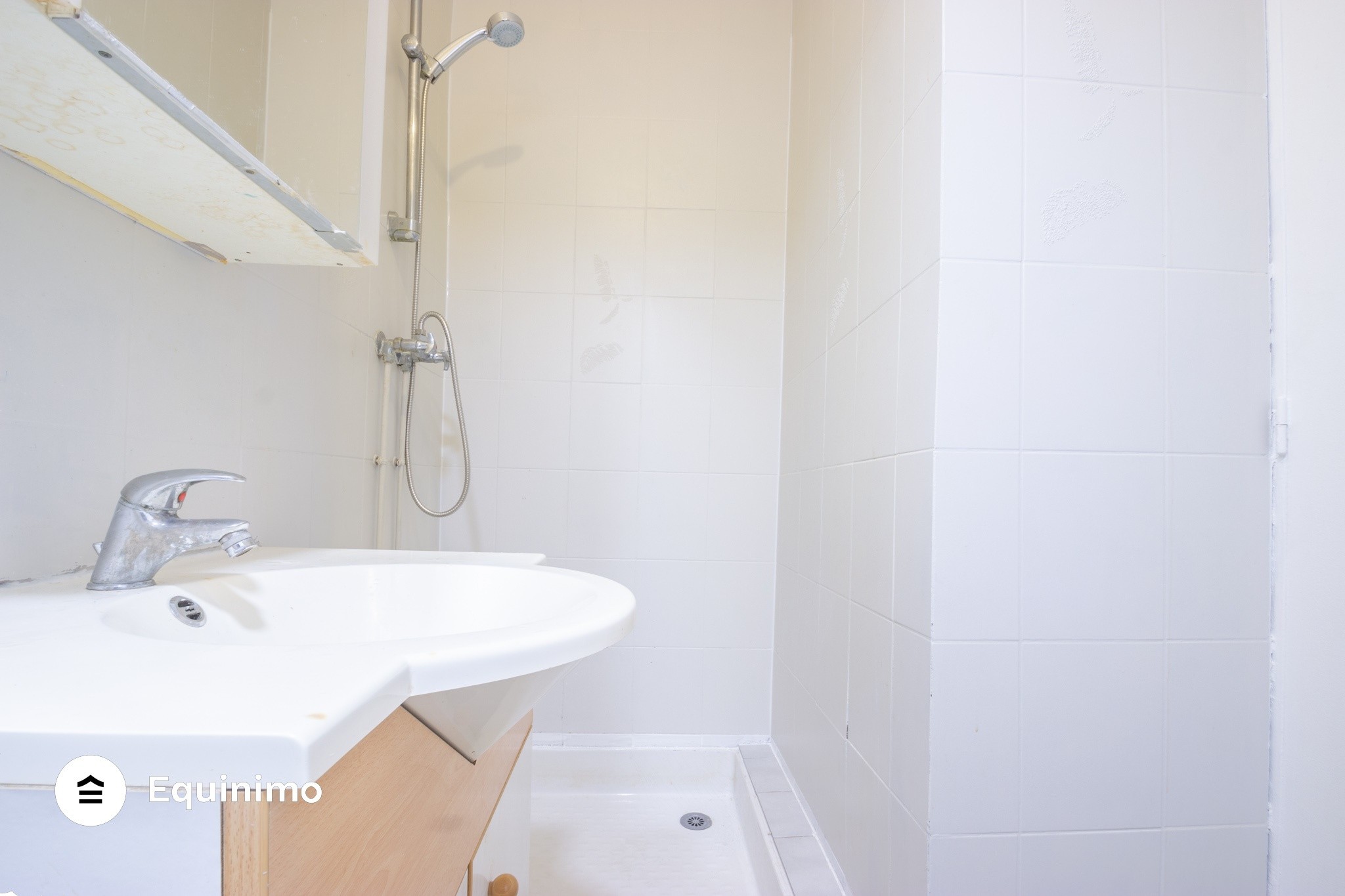 Studio 28m2 en très bon état, situé rue Lecourbe en RDC sur cour avec entrée privative — photo 7