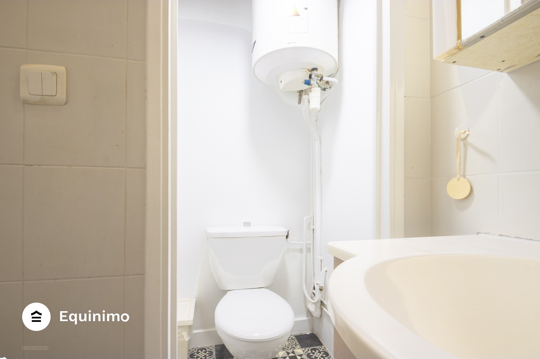 Studio 28m2 en très bon état, situé rue Lecourbe en RDC sur cour avec entrée privative — photo 8
