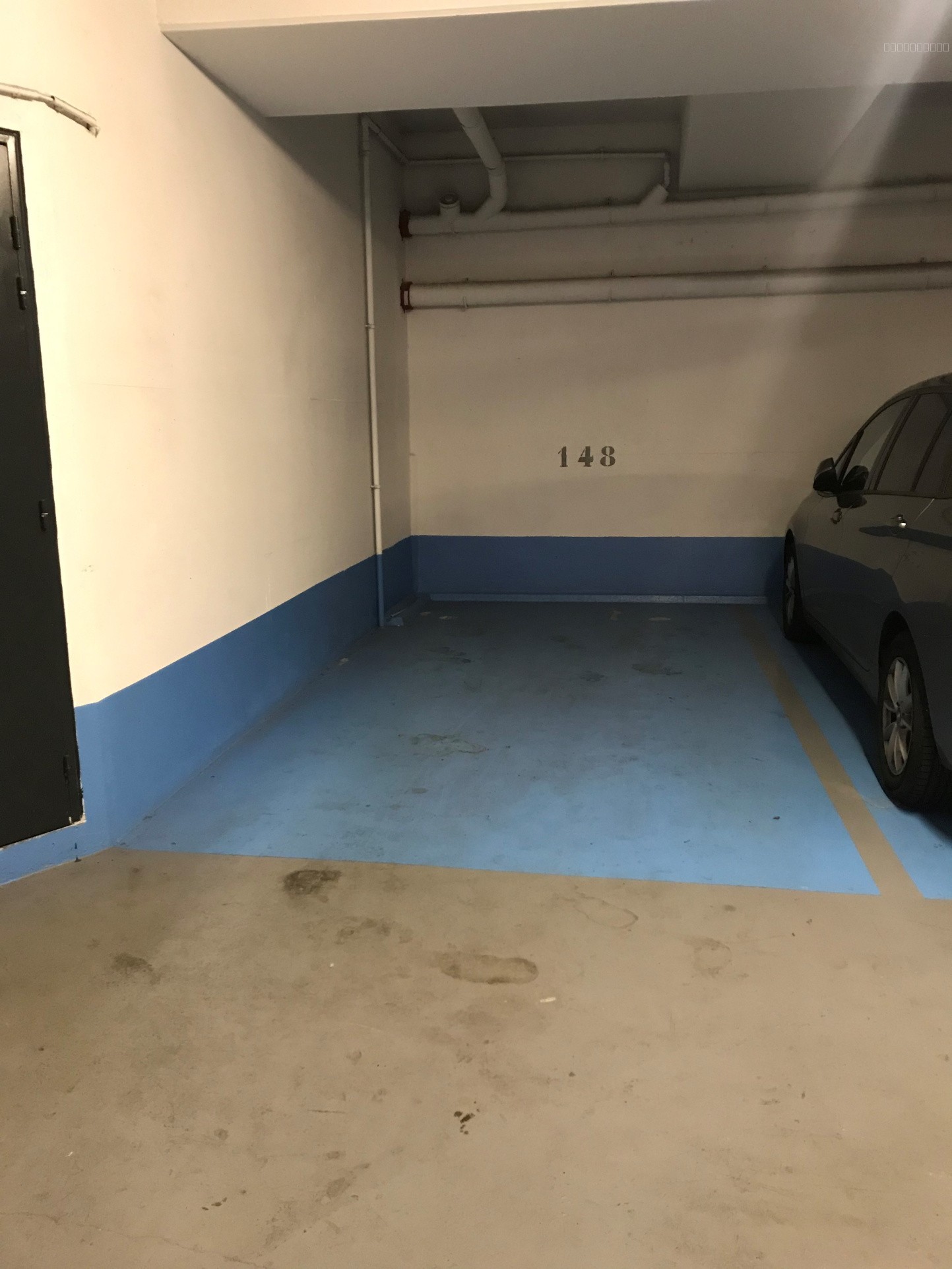 Parking / Box à louer à Levallois perret, 1 200 m² – photo 1 sur 4