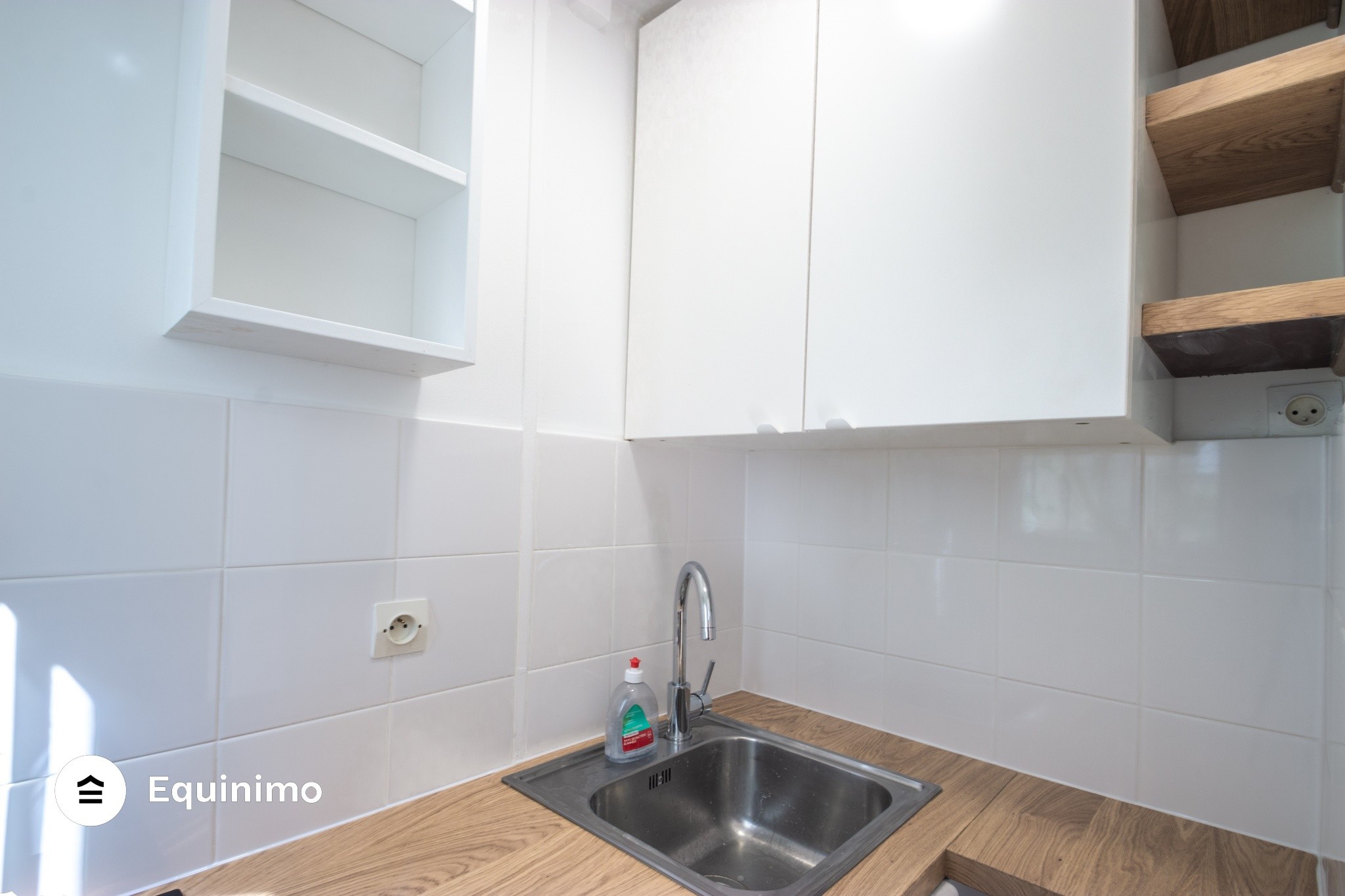 Studio 28m2 en très bon état, situé rue Lecourbe en RDC sur cour avec entrée privative — photo 5