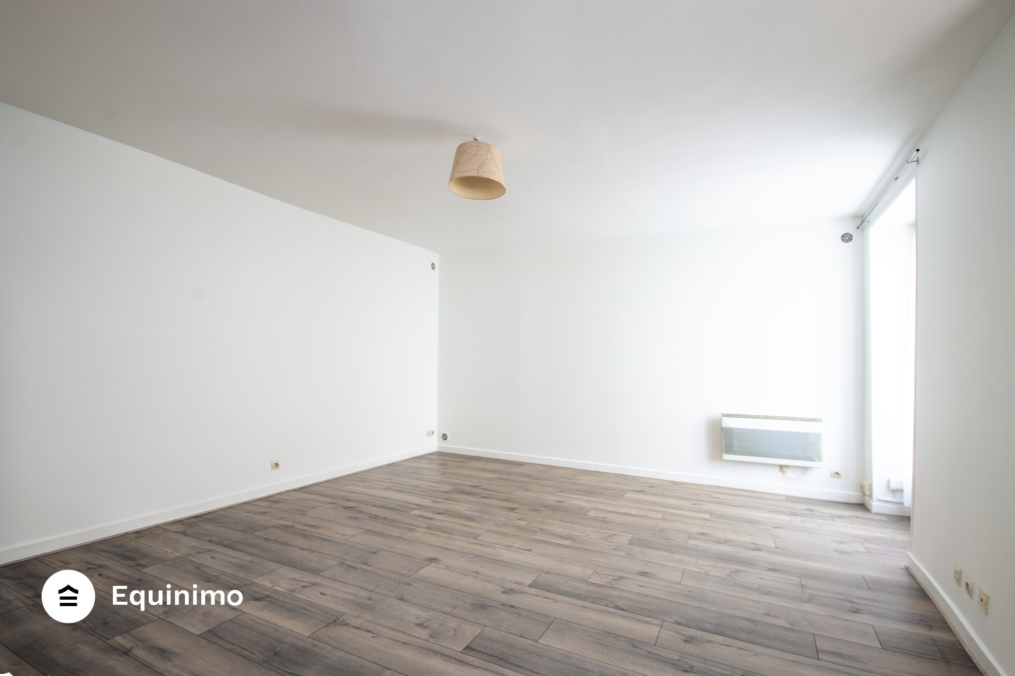 Studio 28m2 en très bon état, situé rue Lecourbe en RDC sur cour avec entrée privative — photo 3