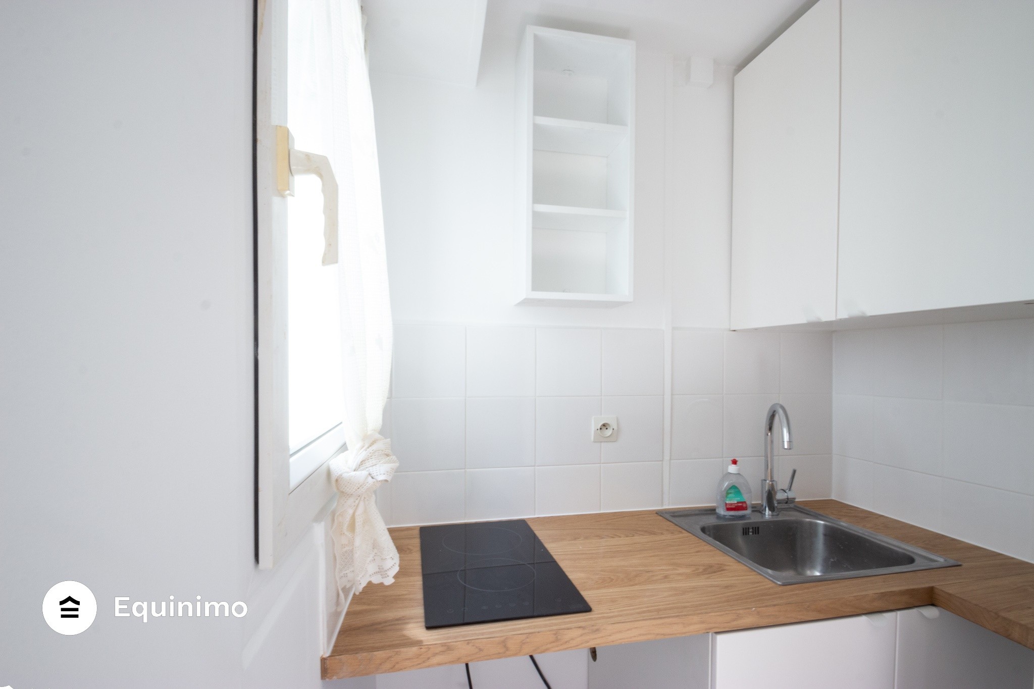 Studio 28m2 en très bon état, situé rue Lecourbe en RDC sur cour avec entrée privative — photo 4