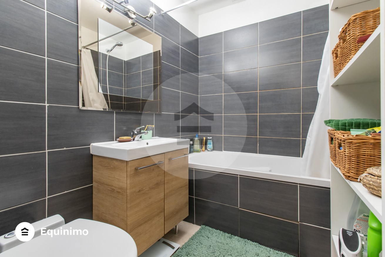 Appartement de 2 pièces de 43m2, traversant et au calme, au dernier étage — photo 7