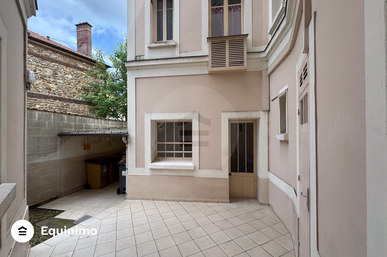 Immeuble à vendre à Ermont, 829 m² – photo 2 sur 19
