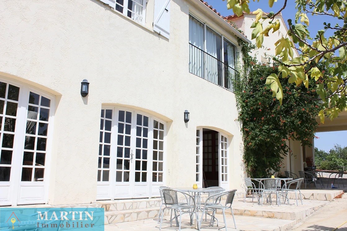 VILLA AVEC PISCINE ET DEPENDANCE — photo 12