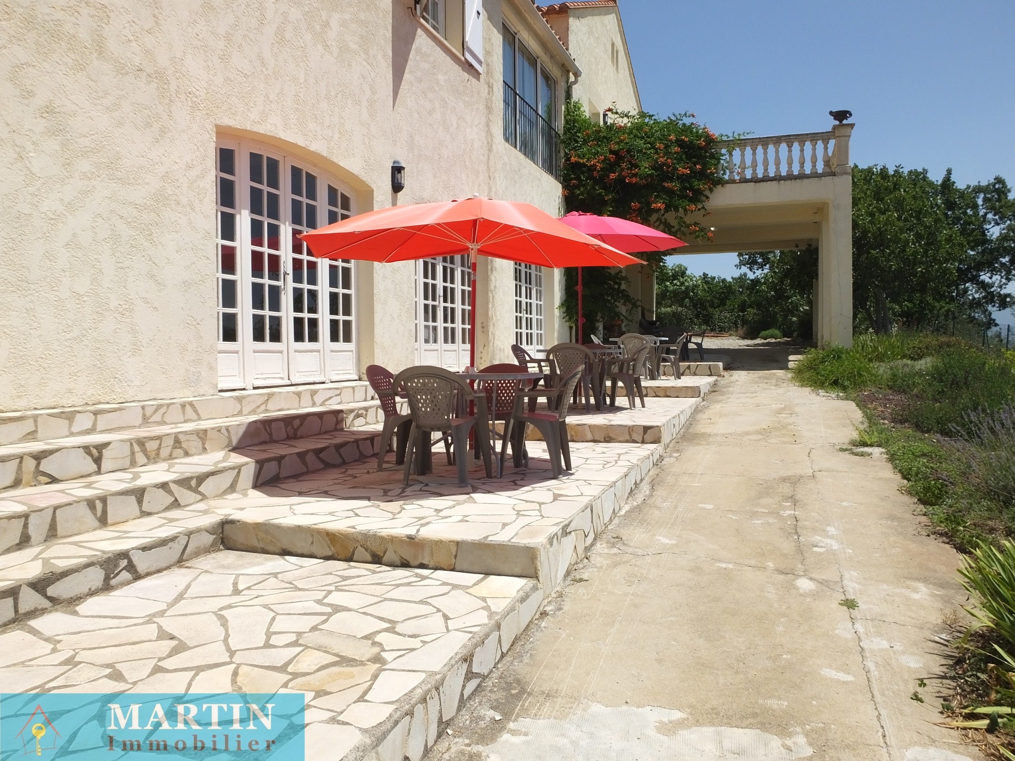 VILLA AVEC PISCINE ET DEPENDANCE — photo 11