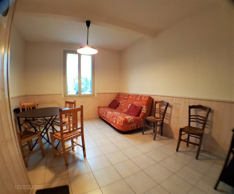 A LOUER - A CERET - STUDIO MEUBLE EN CENTRE-VILLE~ — photo 4