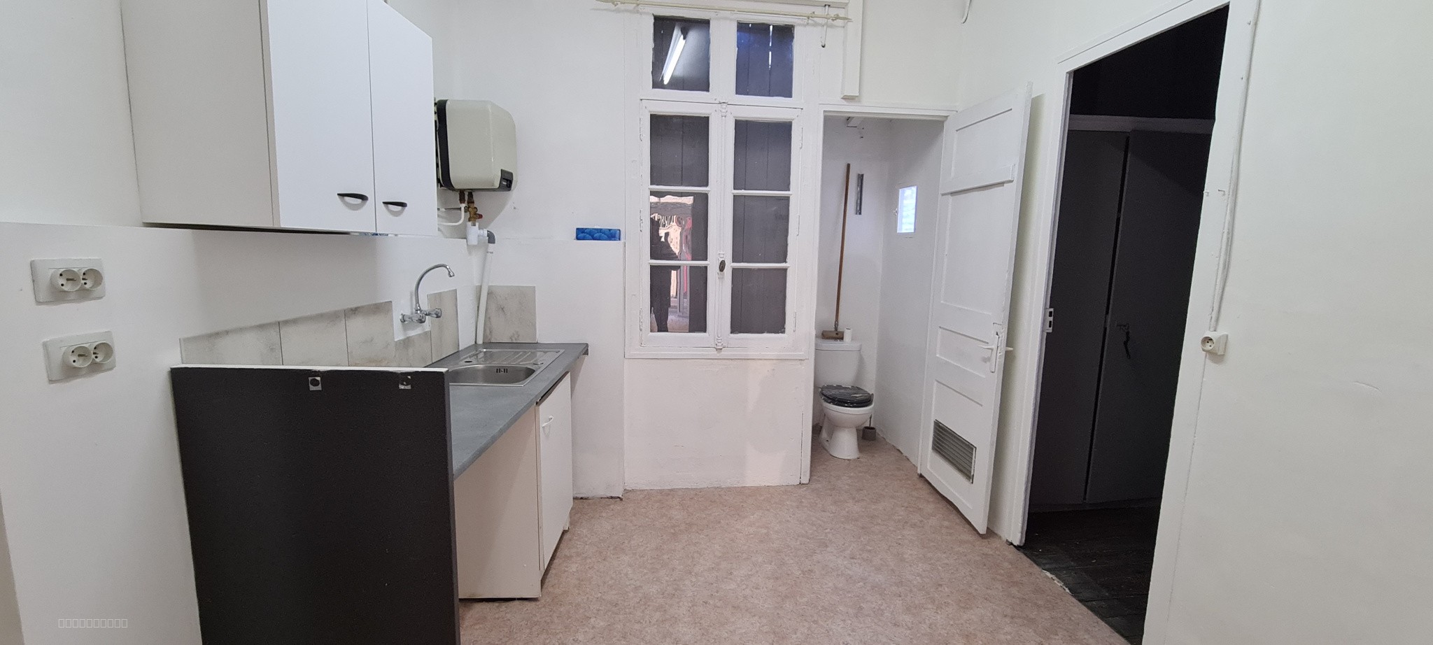 LOCAL COMMERCIAL A LOUER A AMELIE LES BAINS — photo 2