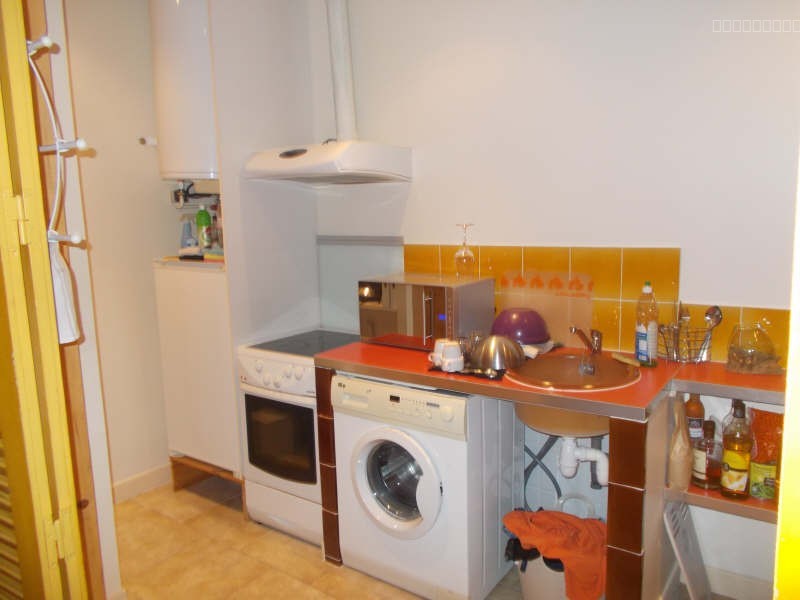 CERET - CENTRE VILLE - T2 VIDE - 2ème ETAGE — photo 5
