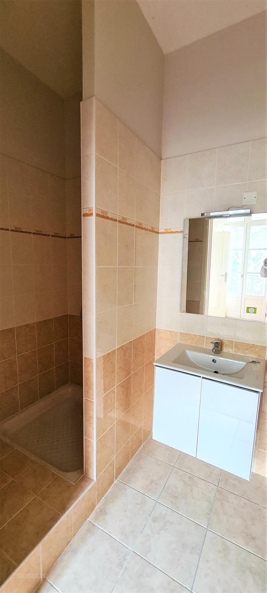 A LOUER APPARTEMENT DE TYPE T2, AU 2IEME ETAGE A AMELIE-LES-BAINS — photo 4